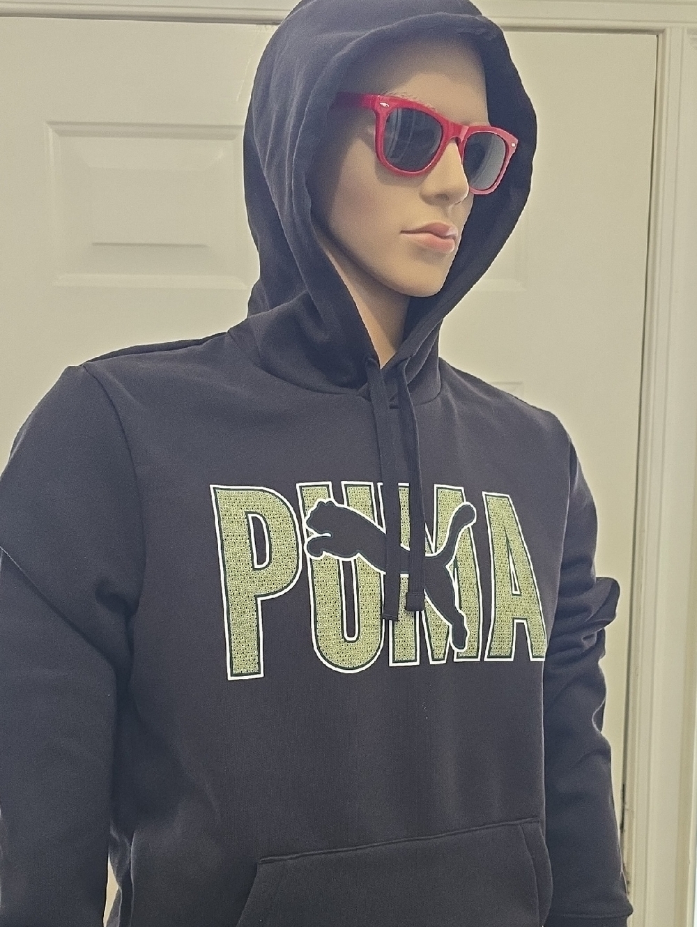 PUMA BRAND SIGNATURE MEN'S BLACK PULLOVER  HOODIE SIZE MEDIUM